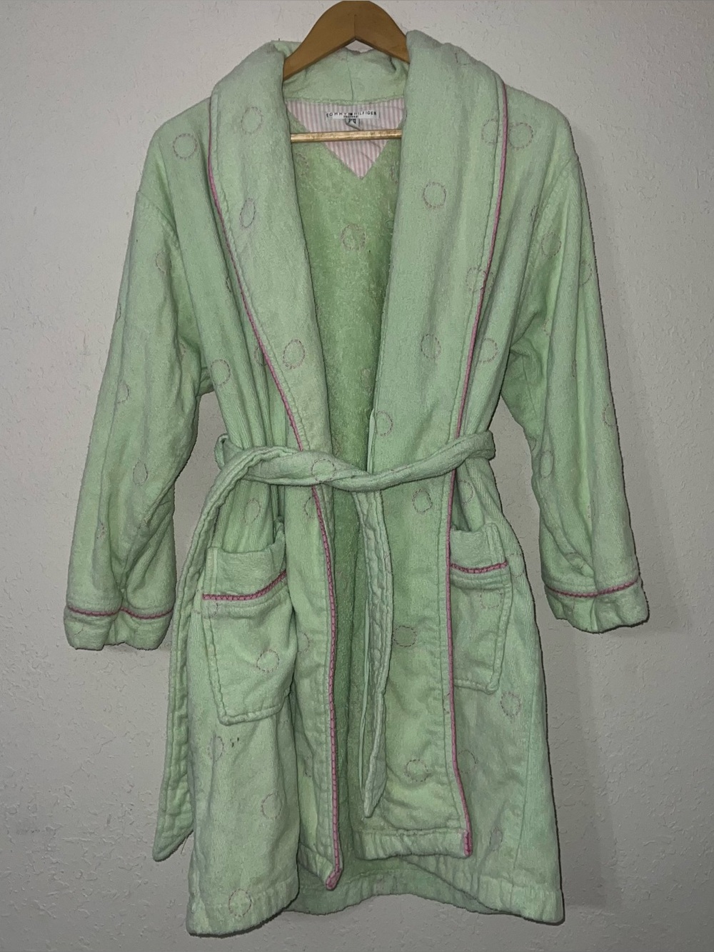 Vintage Tommy Hilfiger
Bathrobe Size S/M Light Green and Pink Terry Cloth
